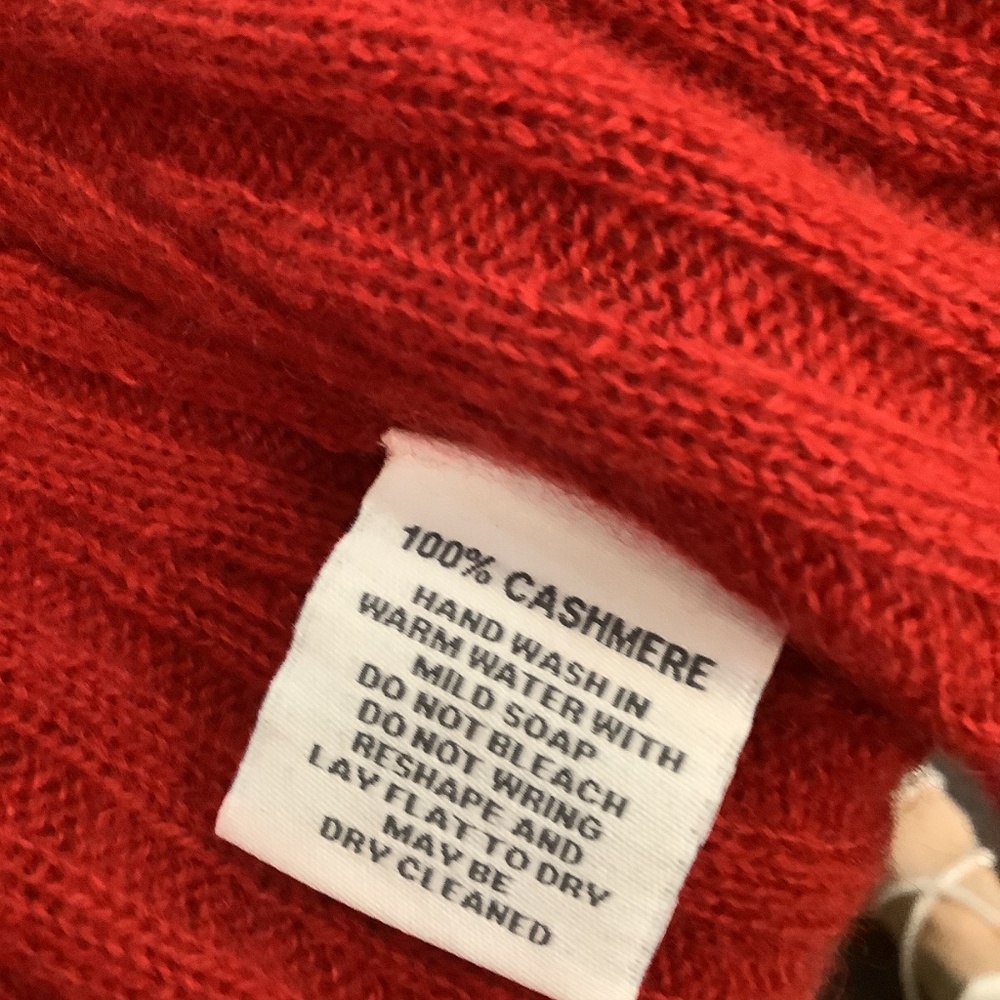 BARCELINO. Gorgeous red 100% cashmere cardigan. FRONT POCKETS. RIBBED CASHMERE - Picture 8 of 8